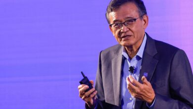 Foto de Trump chama CEO da Intel de “sucesso” dias após pedir sua renúncia