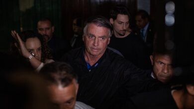 Foto de Jair Bolsonaro é preso pela Polícia Federal após suspeita de que poderia fugir do país