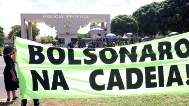 Foto de Bolsonaro ficará em cela da PF com 12 m², frigobar e banheiro privado