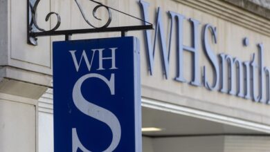 Foto de CEO da WH Smith renuncia após erro contábil de £ 50 mi e queda de 40% nas ações