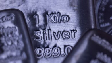 Foto de Prata já sobe 80% no ano. E a queda do estoque na China eleva a pressão sobre o preço