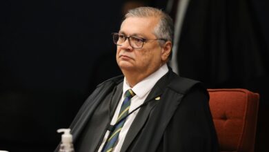 Foto de Dino suspende trecho de PL que libera emendas do orçamento secreto