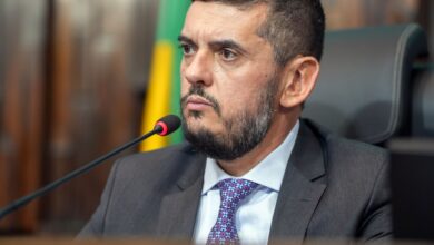 Foto de PF aponta “estreita relação” entre desembargador preso e deputado