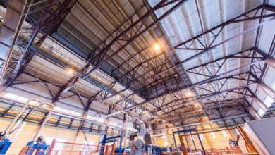 Foto de Portal da Industria | Iluminação Industrial 2026: Tecnologia LED Chega a 200 lm/W e Garante 10 Anos de Vida Útil – Indústria S/A.