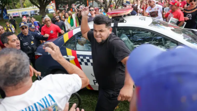 Foto de intervenção de rivais gera confusão no 1 de Maio